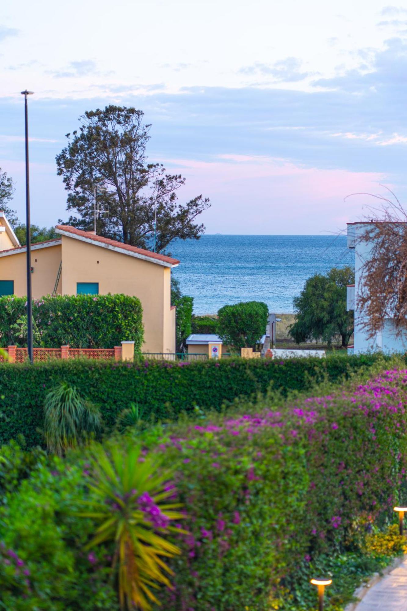 Paquja Apart otel Quartu SantʼElena Dış mekan fotoğraf